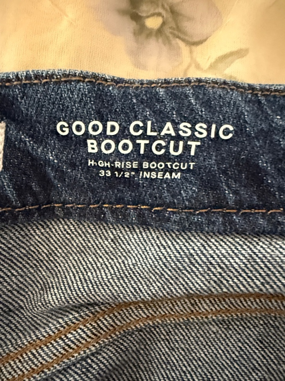 GOOD AMERICAN Good Classic Bootcut Jeans - Picture 3 of 8